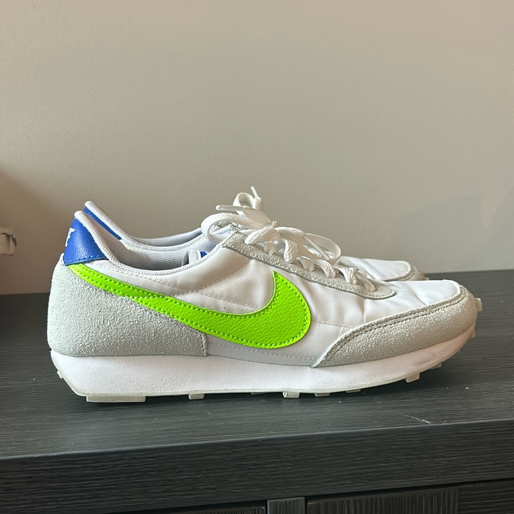 Used White Electric Green Nike Daybreaks